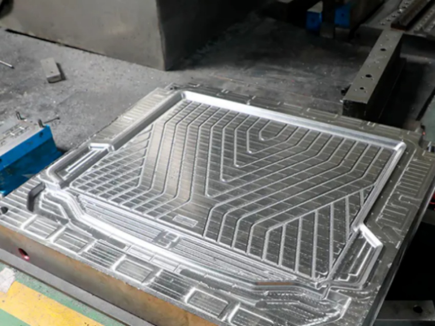 新能源氣車腳墊模具